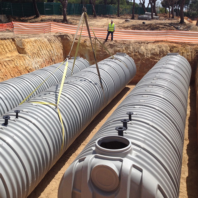 HDPE tanks for underground storage of liquids