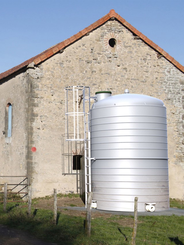 Calona aboveground storage tank for agricultural applications.