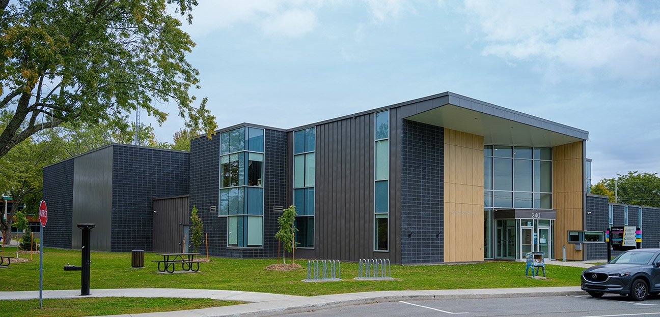 Le Centre de loisirs de Beloeil, un bâtiment vert qui économise l'eau potable avec le système de récupération des eaux de pluie Rewatec.