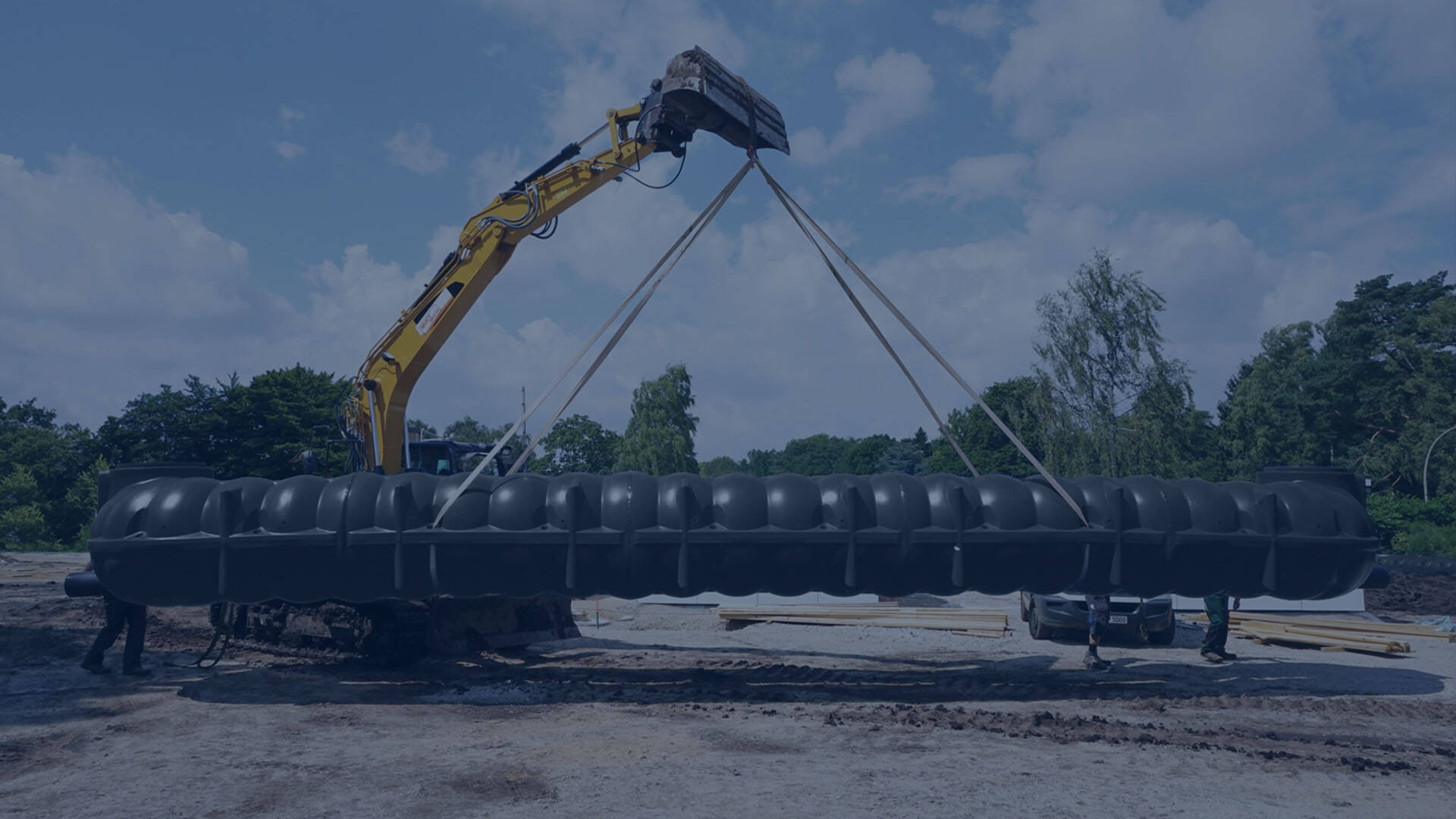 Installation av en stor NEO-tank.