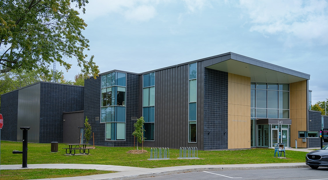 The Beloeil Leisure Centre, a green building that conserves drinking water with the Rewatec rainwater harvesting system.