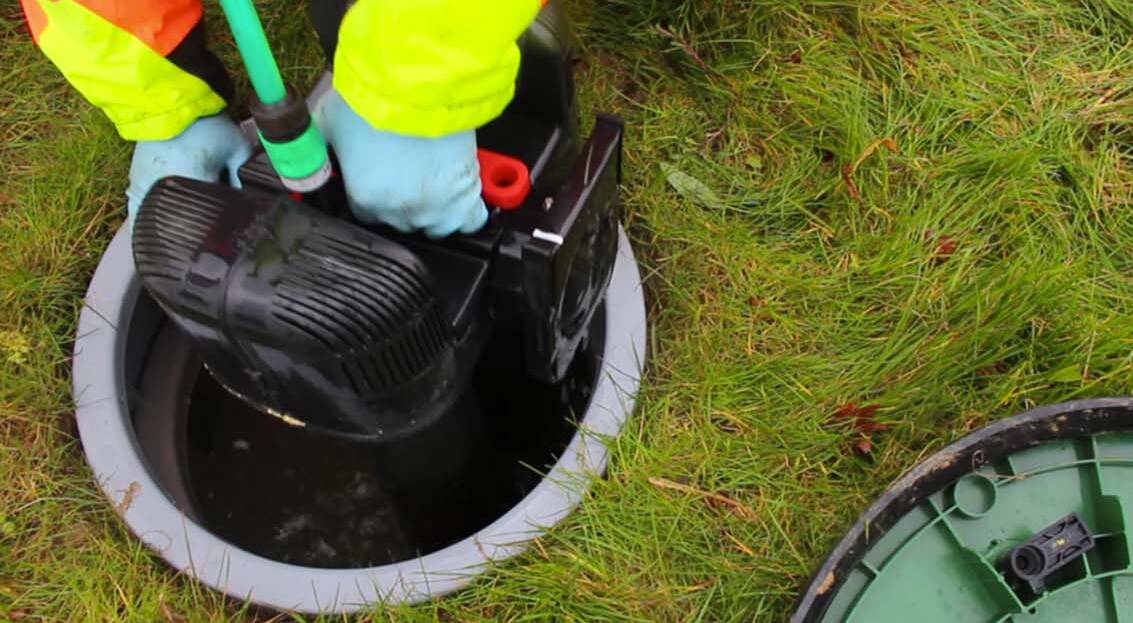 Mantenimiento de plantas de tratamiento de agua doméstica.