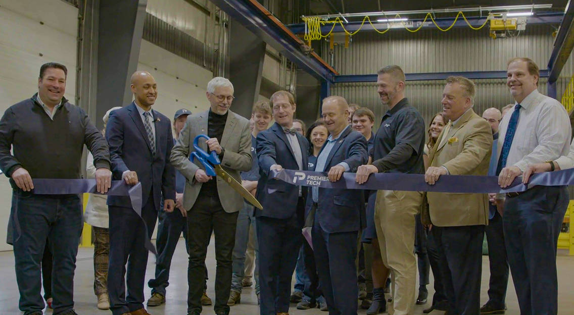La cérémonie d'ouverture de la nouvelle usine de fabrication de Premier Tech Eau et Environnement aux États-Unis.