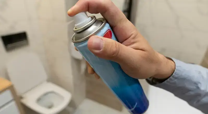 Air freshener to minimise a septic odour.