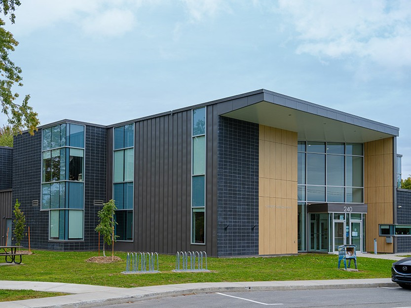 The Beloeil Leisure Centre, a green building that conserves drinking water with the Rewatec rainwater harvesting system.