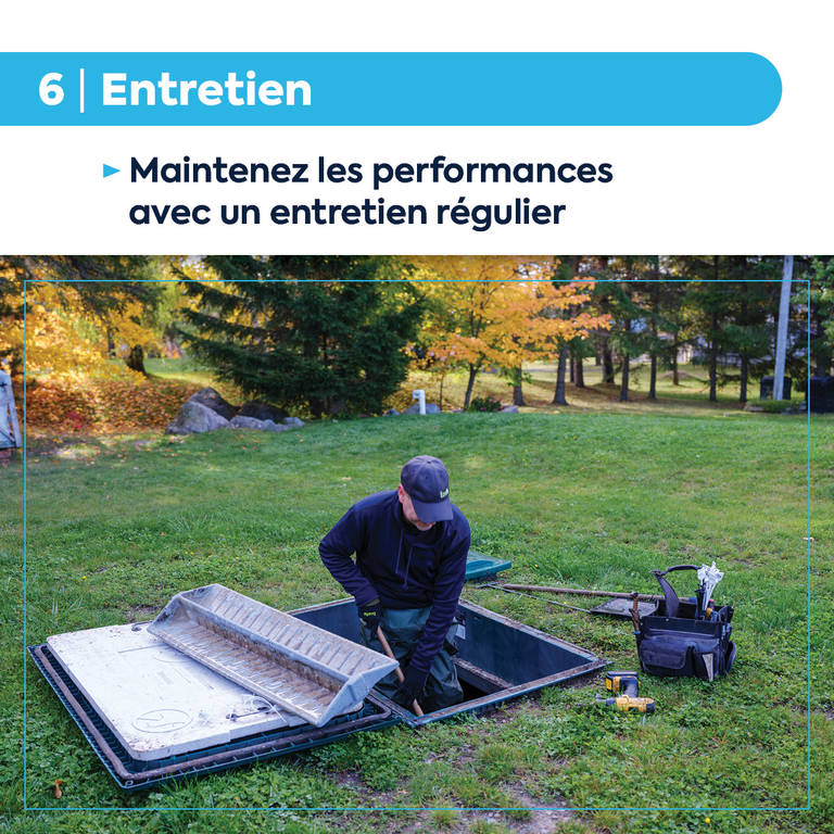 Un technicien en train de faire l'entetien d'un système septique.