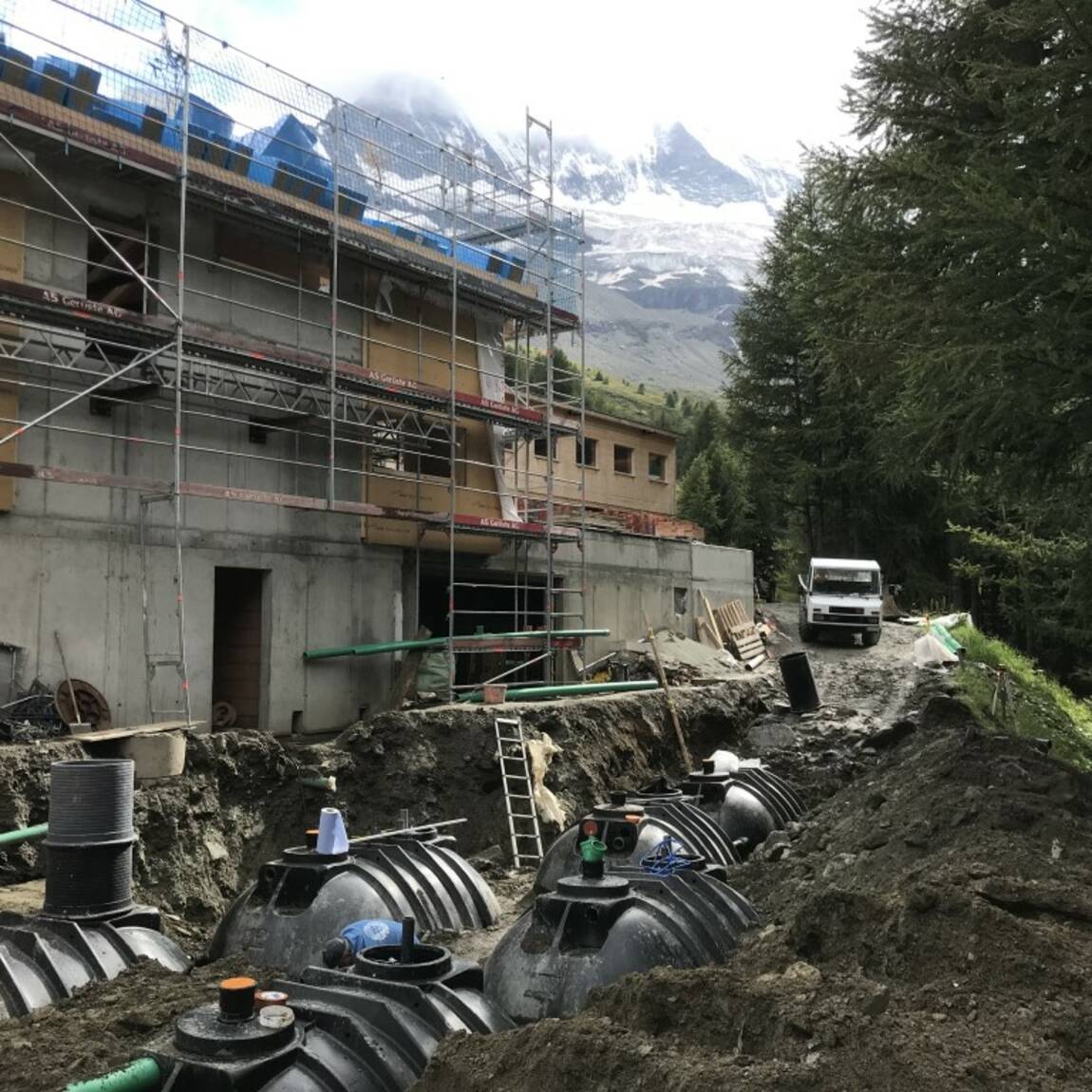 Installation av Rewatec Solido SMART XL vid en bergsrestaurang.