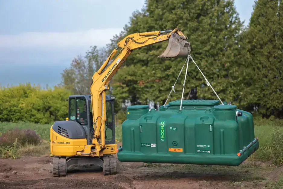 Installing the Ecoflo compact biofilter Pack model on a site with poor soil.